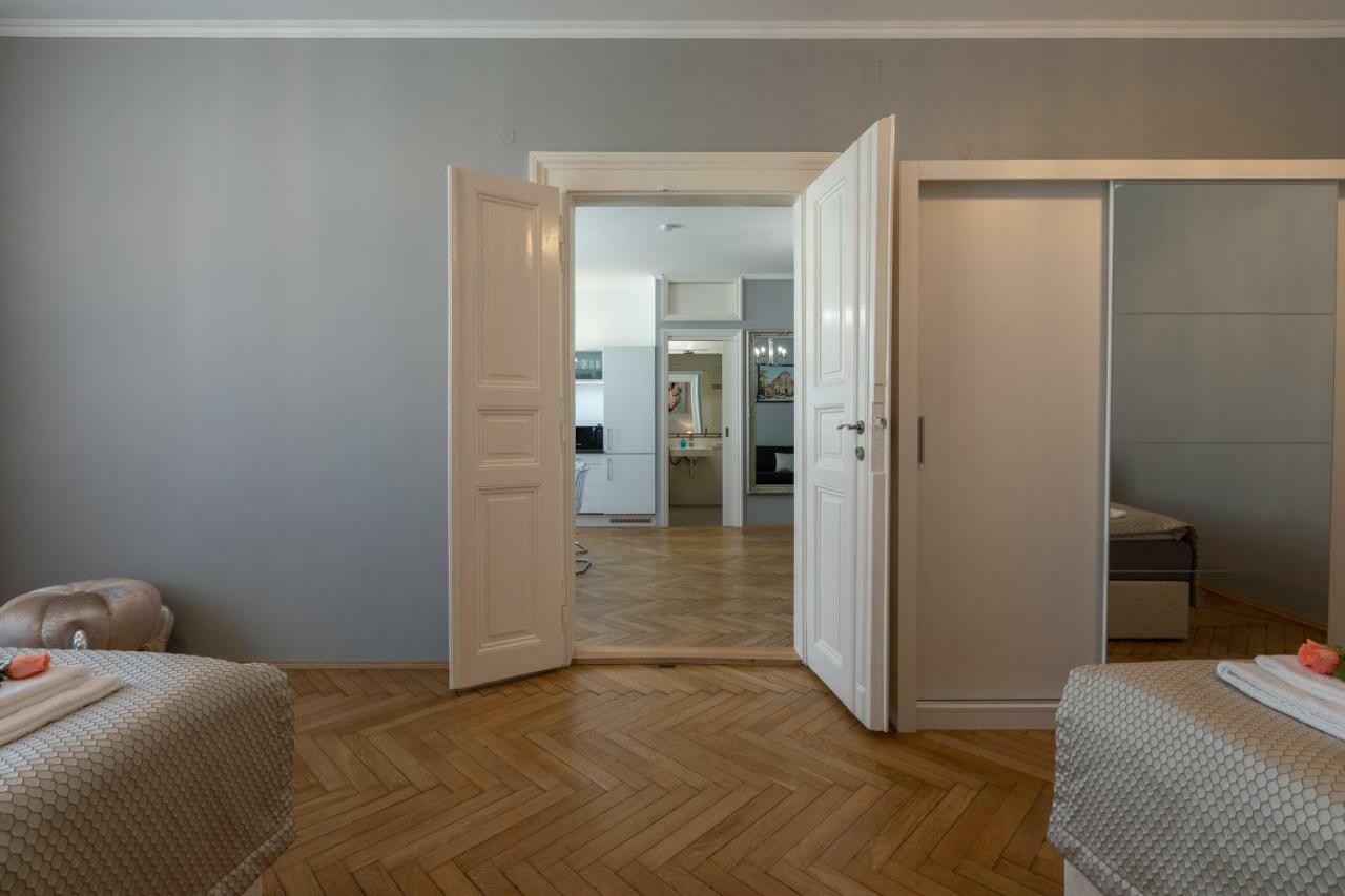 Slabur Residence Praga Exterior foto